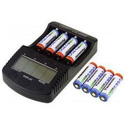 Powery nabíječka pro NiMH/NiMH- Li-Ion baterie vč. 8xAA 2700mAh Panasonic