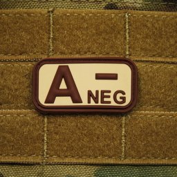 JACKETS TO GO nášivka KREV A NEG plast DESERT