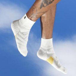 On Herren Mid Sock weiß