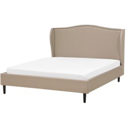 Polsterbett Beige 140 x 200 cm Samtstoff Mit Lattenrost Gesteppte Kopfteil Geschwungene Klappen Metallverzierung Elegant Klassisch