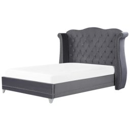 Bett Grau Samtstoff 180 x 200 cm hohes Kopfteil mit Knopfheftung Nieten Chesterfield Stil Glamour Doppelbett Königsbett Ehebett Schlafzimmer