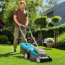 Akku-Rasenmäher PowerMax 32/36 V, Ready-to-Use Set, mit Ladegerät und 2x18 V Akkus P4A