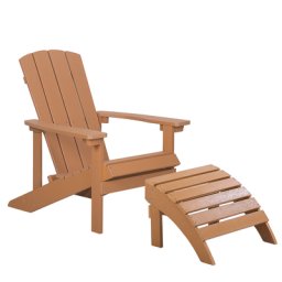Gartenstuhl mit Fußhocker Hellbraun Kunstholz Muskoka Stuhl mit breiten Armlehnen Gartenmöbel Gartenausstattung Lounge Terrasse
