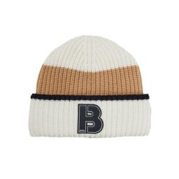 BOSS Strickmütze mit Logo-Aufnäher am Umschlag