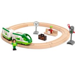 BRIO® Spielzeug-Eisenbahn BRIO® WORLD, Starter Set Reisezug, FSC® - schützt Wald - weltweit