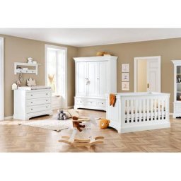 Pinolino® Babyzimmer-Komplettset Emilia, (Set, 4-St., Kinderbett, Schrank, Wickelkommode, Wandregal), breit groß, mit Kinderbett, Schrank, Wickelkommode & Wandregal