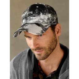Cap mit Stickerei