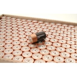 Pila Alcalina Duracell Plus R-14 1.5 Voltios Bandeja de 204 Pilas MN1400