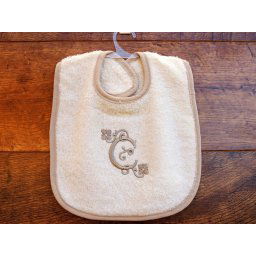 Babero bebé letra C