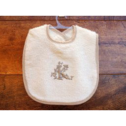 Babero bebé letra K