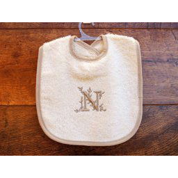 Babero bebé letra N