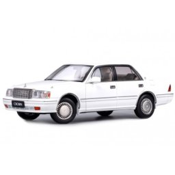 TOYOTA Crown 2012 White LHD - KengFai Escala 1:18 (VAKF0272)