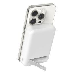 Batería externa Belkin BoostCharge Pro 10.000mAh Qi2 MagSafe soporte blanco