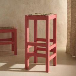 Taburete alto de cocina de madera Ronda. Coral