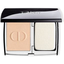Christian Dior Fondo de maquillaje compacto - Larga duración - No transfiere - 90 % de ingredientes de origen natural.