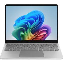 Microsoft Surface Laptop 13' Copilot+PC, Snapdragon X Plus X1P-42-100, 16GB, 256GB, W11. Platinum 256 GB + 16 GB RAM