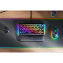 Razer Teclado BlackWidow V4 75% (ISO) RGB Tactile Switch (US)