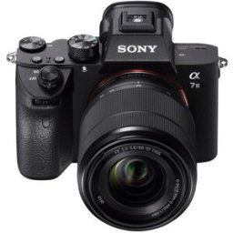 Sony Alpha 7 III. Cámara full frame con objetivo 28-70 mm f/3.5-5.6 OSS. (ILCE-7M3K). Negro
