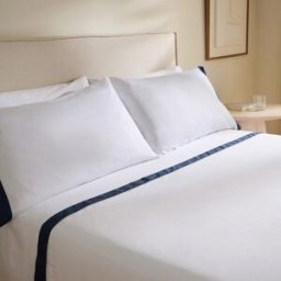 El Corte Inglés Sábana encimera algodón satén Avenue. (Cama 180 cm) Azul marino