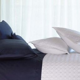 Amalia Home Collection Colcha satén algodón egipcio 430 hilos Suave . (Cama 180 cm) Blanco