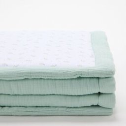 Cotton Juice Baby Home Edredón relleno colección Sésamo 80*110 cm estampado florecitas. (120 X 100 X 2 cm) Verde Mint niño