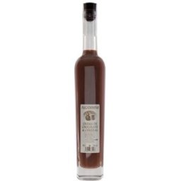 Augadomiño Crema de licor de chocolate y cerezas .