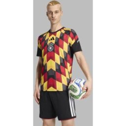 Adidas Camiseta de hombre Alemania Mundial 2026 Pre Match . (S) Negro / Amarillo