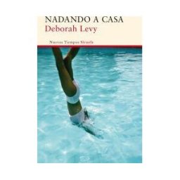 Siruela Nadando A Casa