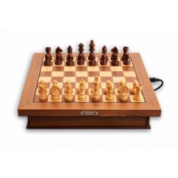 Tablero de ajedrez Millennium M843 de madera, una sola pieza