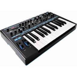 Novation Bass Station II Sintetizador Anágico / Digital
