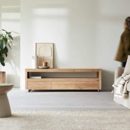 Tikamoon Mueble para tv de roble macizo de 180 cm