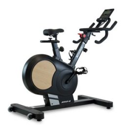 Bicicleta indoor BH Fitness Xcalibur Magnetic: Smart Bike diseñada para disfrutar de clases o rutas con simuladores como Zwift o Kinomap