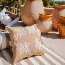MX HOME Cojín exterior blanco con bordados azul marino