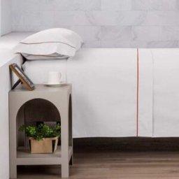 Manterol Juego sábanas algodón blanco con vivo coral - cama 180cm