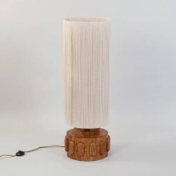 Maisons du Monde Lámpara de pie de acacia tallada con pantalla de algodón de 106 cm