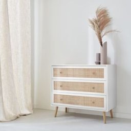 sweeek Cómoda escandinava efecto madera y caña con 3 cajones, blanco roto