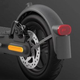 Guardabarros Trasero F10mobility para Xiaomi Mi Electric 1S/M365/Essential/Pro 2 con Luz