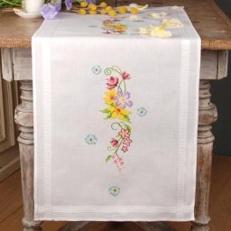 Chemin de table à broder ""fleurs pastel