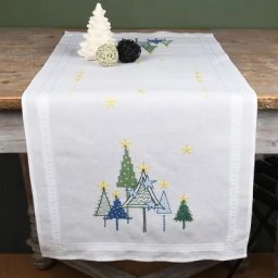 Chemin de table à broder ""sapins modernes