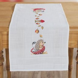Chemin de table à broder ""couple de hérissons