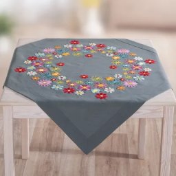 Nappe à broder ""fleurs rétro