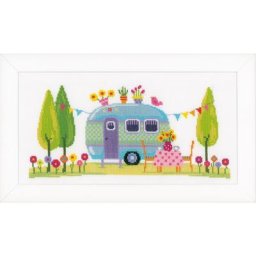 Tableau ""camping"" à broder , 36 x 18 cm