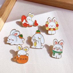 Broches colorées en émail pour le nouvel an Badges à boutons pour vêtements bijoux cadeau