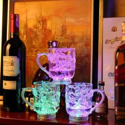 Tasse Dragon activée par l'eau tasse lumineuse flash LED document magique proxy bière café