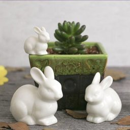 Poinpoterie en céramique pour la décoration de la maison lapin lièvre de la famille animal blanc