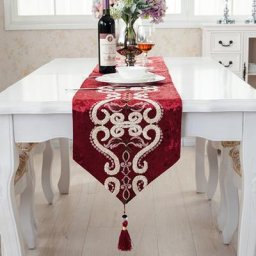 Chemin de table à glouton de style européen chemins de lit avec pompon salle à manger moderne
