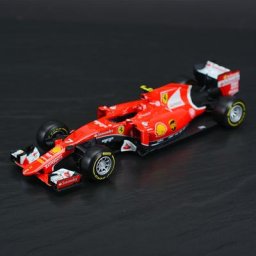Bburago 1:24 Ferrari 2015 SF15-T F1 Racing Formula Car Leges Simulation Diecast Alloy Model Car