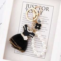 Porte-Clés Créatif en Forme de Jupe Noire Perle Breloque de Sac Pendentif de Voiture Design de