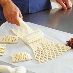 Couteau à molette en plastique rouleau à pâte de gaufrage treillis outils de cuisine artisanaux