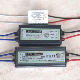 1-3 4-7 8-12 15-18 21-30W Alimentation LED Courant Constant Pilote pour Plafonnier Projecteur